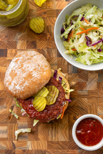 Chicken sandwich on a plate